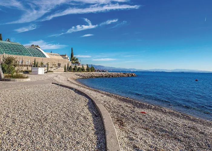 2 Bedroom Amazing In Διαμέρισμα Ριέκα